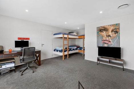 Photo of property in 17 Dingle Street, Lake Hawea, 9382