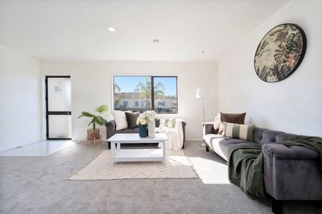 Photo of property in 1/26 Karepo Crescent, Ranui, Auckland, 0612