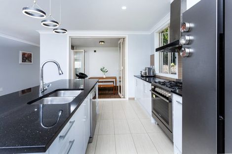 Photo of property in 8 Hornbill Drive, Fairview Heights, Auckland, 0632