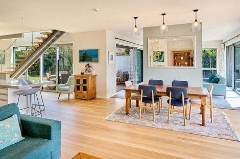 Photo of property in 31 Pendennis Point, Camborne, Porirua, 5026