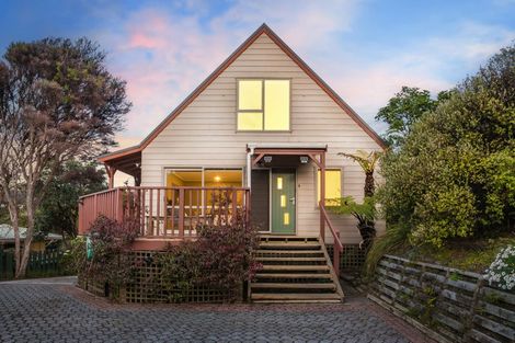Photo of property in 4 Te Kura Road, Pukerua Bay, 5026
