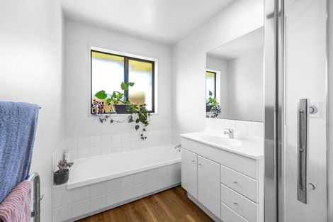 Photo of property in 6 Sheraton Place, Redwood, Christchurch, 8051