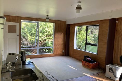 Photo of property in 89 Glenesk Road, Piha, New Lynn, 0772