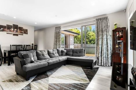 Photo of property in 4 Forest Road, Henderson, Auckland, 0612