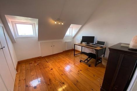 Photo of property in 336 The Esplanade, Island Bay, Wellington, 6023