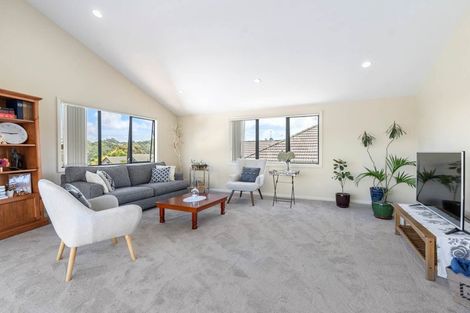 Photo of property in 1/230 East Coast Road, Forrest Hill, Auckland, 0620