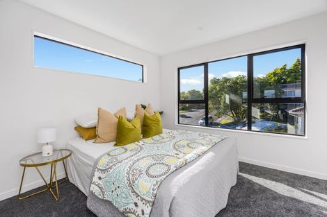 Photo of property in 19 Cedar Heights Avenue, Massey, Auckland, 0614