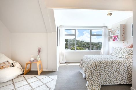 Photo of property in 28 Black Rock Road, Newlands, Wellington, 6037