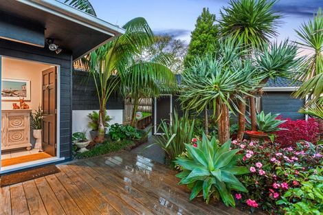 Photo of property in 6 Oystergrove Road, West Harbour, Auckland, 0618