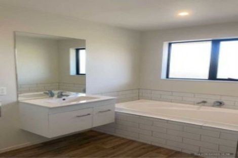 Photo of property in 10 Travertine Street, Cromwell, 9310