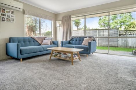 Photo of property in 2/137 Lakeside Drive, Orewa, 0931