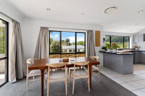 Photo of property in 7 Lambert Way, Paraparaumu, 5032