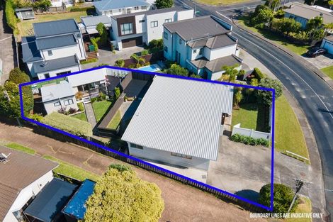 Photo of property in 129a Nile Road, Milford, Auckland, 0620