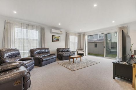 Photo of property in 22 Couldrey Crescent, Red Beach, 0932