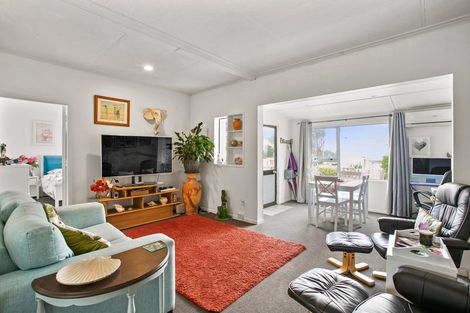 Photo of property in 1/92b South Road, Blagdon, New Plymouth, 4310