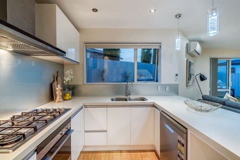 Photo of property in 46 Raleigh Road, Northcote, Auckland, 0627