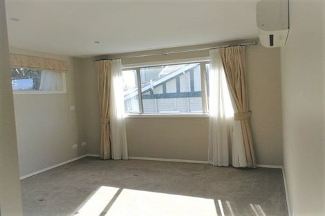 Photo of property in 18 Ramillies Place, Glenfield, Auckland, 0629