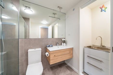 Photo of property in 65u2 Tiketike Way, Brooklyn, Wellington, 6021