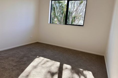Photo of property in 3/147c Carlisle Road, Northcross, Auckland, 0632