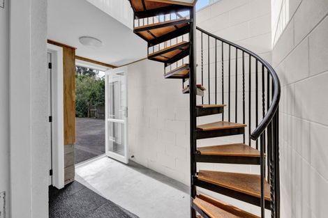 Photo of property in 27 Bonithon Avenue, Moturoa, New Plymouth, 4310