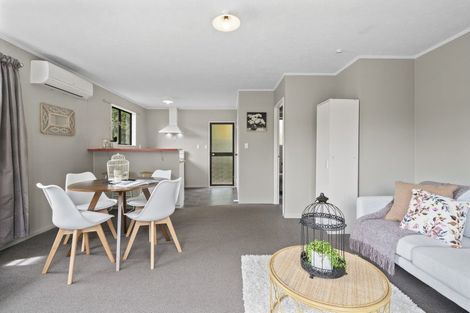 Photo of property in 1a Sunny Grove, Wainuiomata, Lower Hutt, 5014