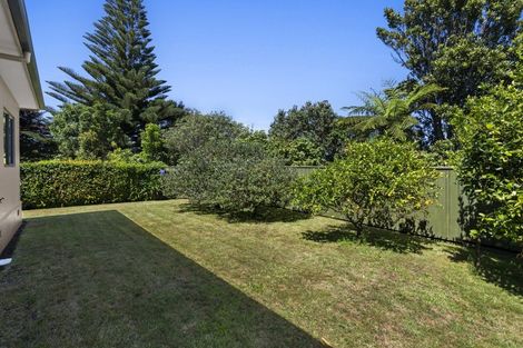 Photo of property in 92 Govett Avenue, Frankleigh Park, New Plymouth, 4310