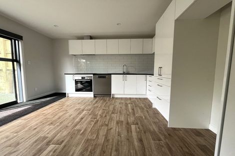 Photo of property in 49a Taylor Terrace, Tawa, Wellington, 5028