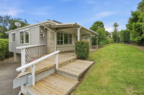 Photo of property in 1/27 Parkhill Road, Mellons Bay, Auckland, 2014