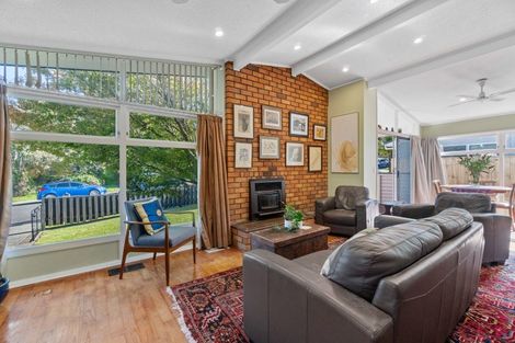 Photo of property in 11 Arosa Place, Forrest Hill, Auckland, 0620