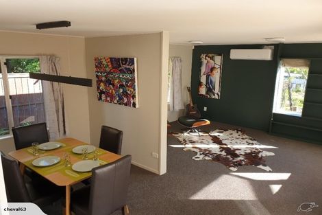 Photo of property in 20 De Val Drive, Titirangi, Auckland, 0604