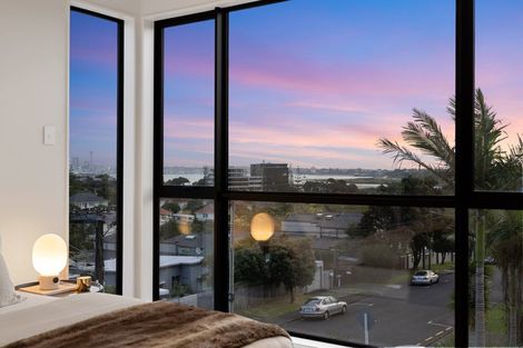 Photo of property in 2/29 Bracken Avenue, Takapuna, Auckland, 0622