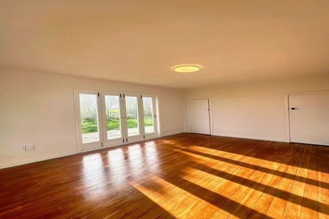 Photo of property in 479 Waitakere Road, Taupaki, Henderson, 0782