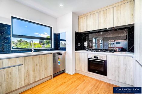 Photo of property in 74b Awaroa Road, Sunnyvale, Auckland, 0612