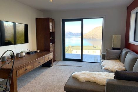 Photo of property in 6 Caples Place, Fernhill, Queenstown, 9300