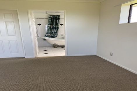 Photo of property in 82 Southernthread Road, Brooklyn, Wellington, 6021