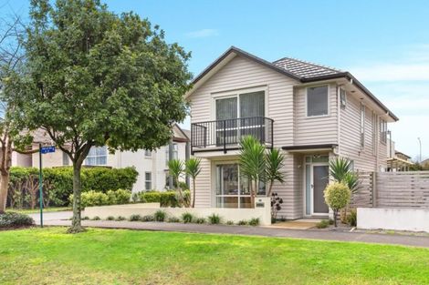 Photo of property in 25 Phar Lap Crescent, Takanini, 2112