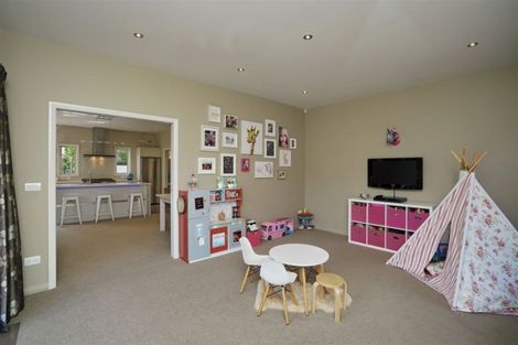 Photo of property in 10 Breton Close, Northwood, Christchurch, 8051