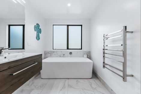 Photo of property in 10 Windsor Street, Richmond Heights, Taupo, 3330