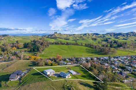 Photo of property in 1 Watts Street, Waipawa, 4210