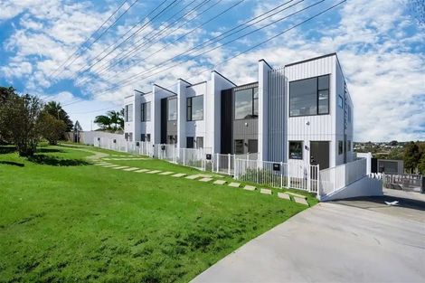 Photo of property in 2/735 East Coast Road, Browns Bay, Auckland, 0630