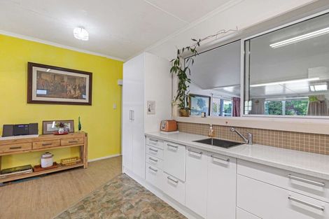 Photo of property in 8 Paraekaretu Street, Hunterville, 4730