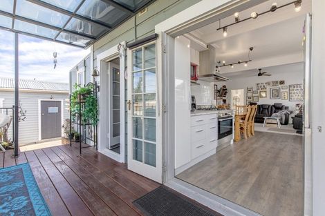 Photo of property in 13 Waverley Street, Waipawa, 4210