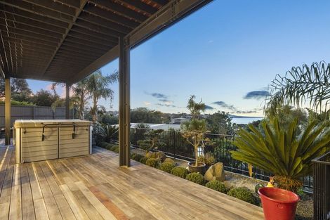 Photo of property in 4 Rangitoto View Road, Cockle Bay, Auckland, 2014