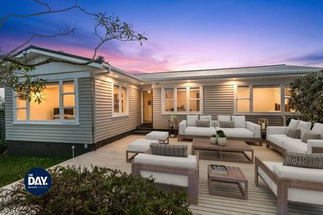 Photo of property in 8 Becroft Drive, Forrest Hill, Auckland, 0620