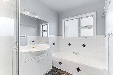 Photo of property in 178 Huatoki Street, Upper Vogeltown, New Plymouth, 4310