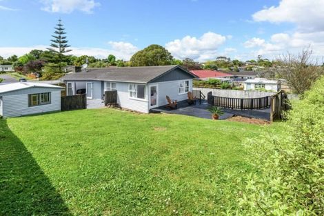 Photo of property in 21 Minaret Drive, Bucklands Beach, Auckland, 2014