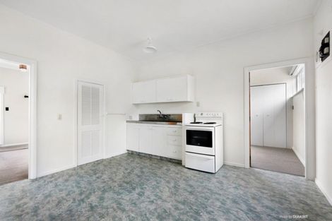 Photo of property in 199 Newlands Road, Newlands, Wellington, 6037