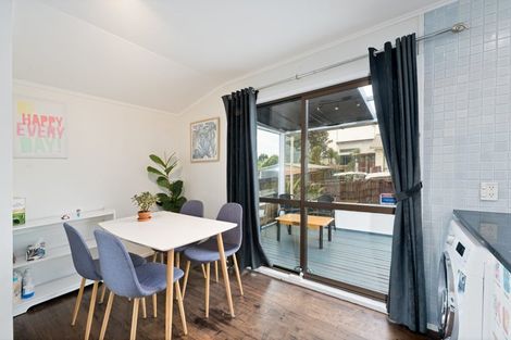 Photo of property in 37 Pomaria Road, Henderson, Auckland, 0610