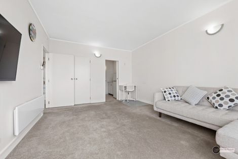 Photo of property in Hobson Court Flats, 58/70u Hobson Street, Thorndon, Wellington, 6011
