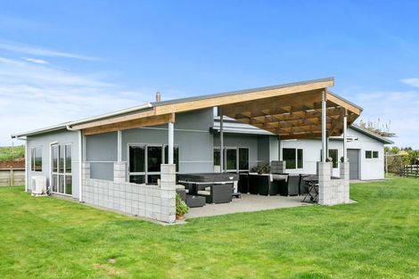Photo of property in 350 Awai Road, Tarurutangi, New Plymouth, 4372